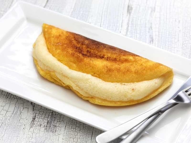 ไข่ซูเฟล่ สูตรไข่ออมเล็ตนุ่มฟู เมนูอาหารเช้าแบบฝรั่ง กินง่าย นุ่มลิ้น (Omelette Soufflée)
