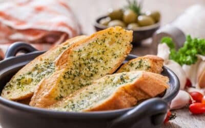 วิธีทำขนมปังกระเทียม แบบง่าย หอม อร่อย (Garlic Bread)