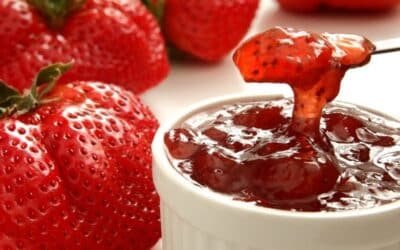 วิธีทำแยมสตรอเบอร์รี่ โฮมเมดแบบง่าย ด้วยวัตถุดิบ 4 อย่าง รสชาติเปรี้ยวหวาน (Strawberry Jam)