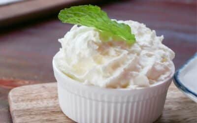 วิปปิ้งครีมทําเอง สูตรและวิธีทำวิปปิ้งครีมง่ายๆ กินได้กับขนมหลายอย่าง (Homemade Whipping Cream)