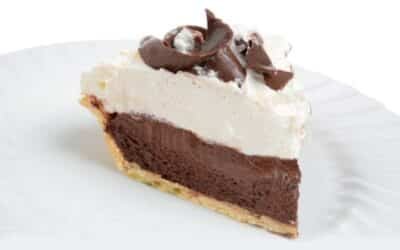 พายช็อคโกแลต วิปปิ้งครีม สูตรและวิธีทำง่ายๆ (Chocolate Whipping Cream Pie)